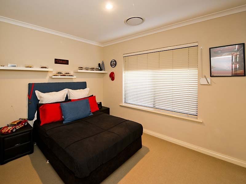 24 Rufford Lane, Canning Vale WA 6155