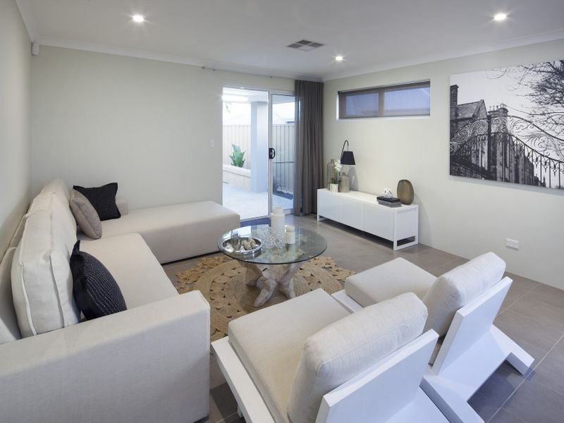 4 Malvern Road, Butler WA 6036