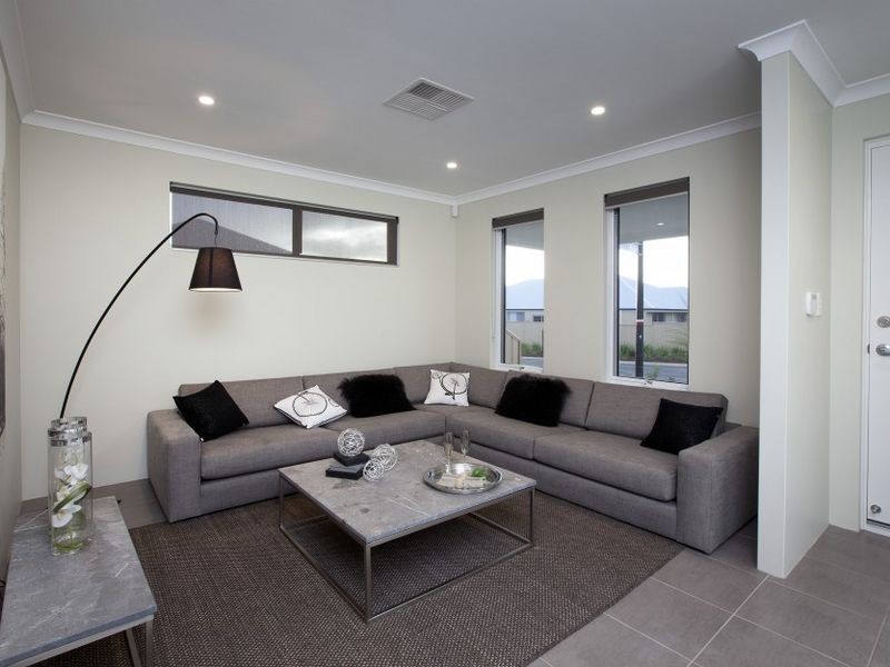 4 Malvern Road, Butler WA 6036