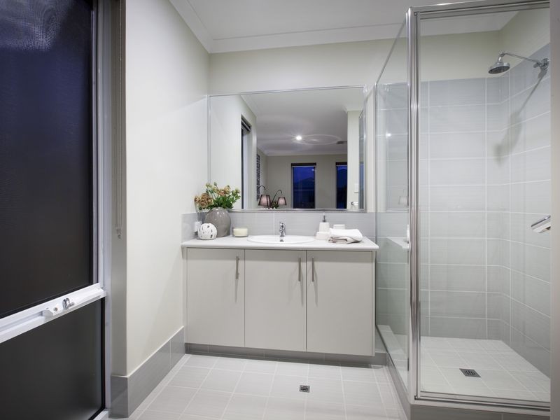 4 Malvern Road, Butler WA 6036