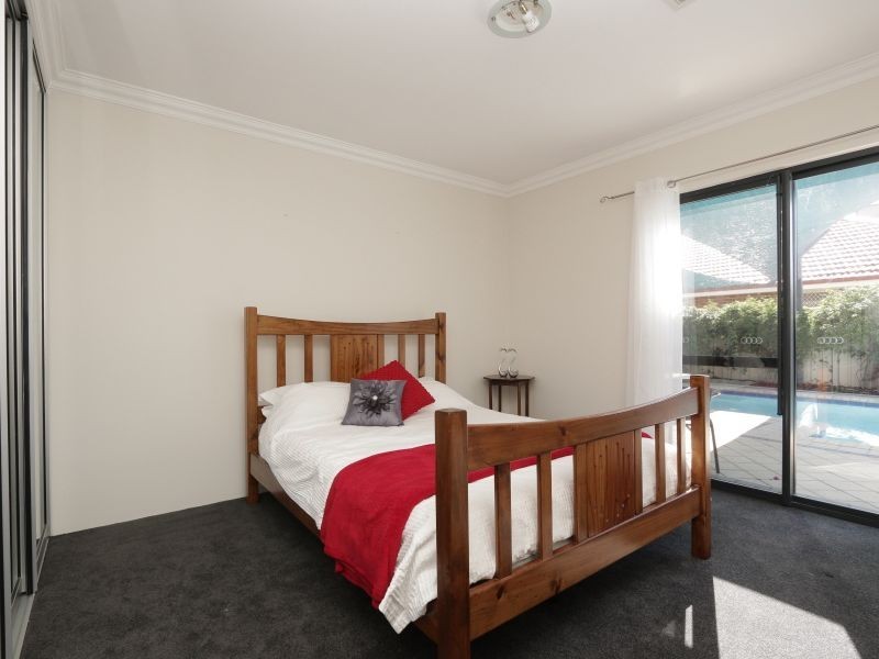 42 Ashridge Turn, Canning Vale WA 6155