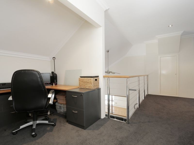 42 Ashridge Turn, Canning Vale WA 6155