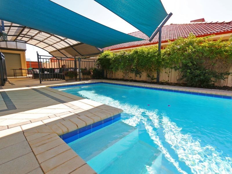 42 Ashridge Turn, Canning Vale WA 6155