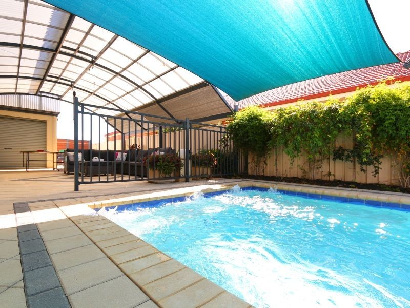 42 Ashridge Turn, Canning Vale WA 6155