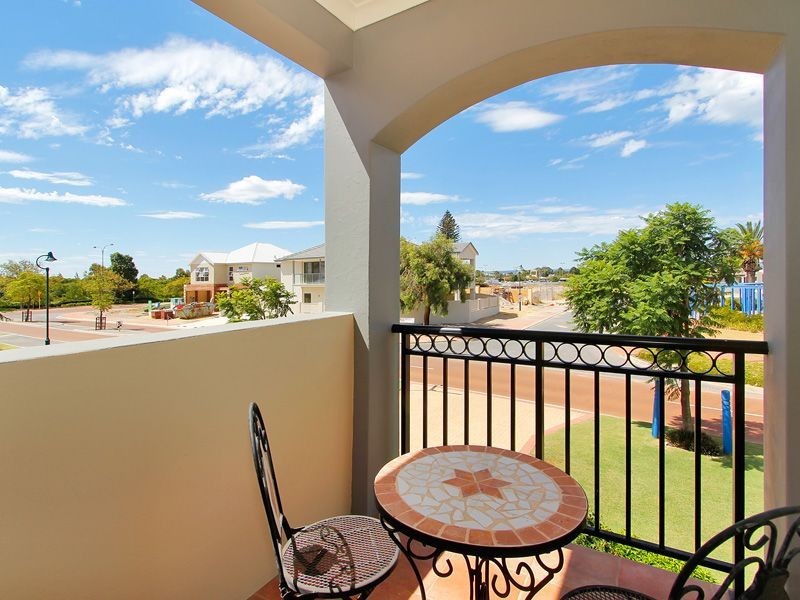 5 St Albans Promenade, Canning Vale WA 6155