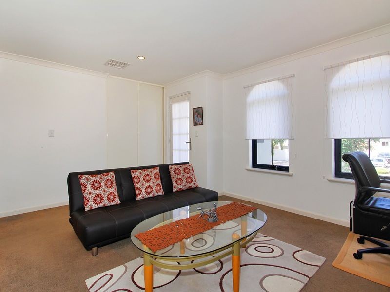 5 St Albans Promenade, Canning Vale WA 6155