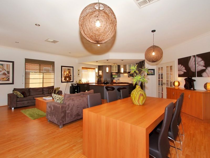 5 St Albans Promenade, Canning Vale WA 6155