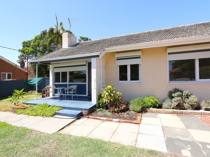 52 Orpington Street, Cloverdale WA 6105