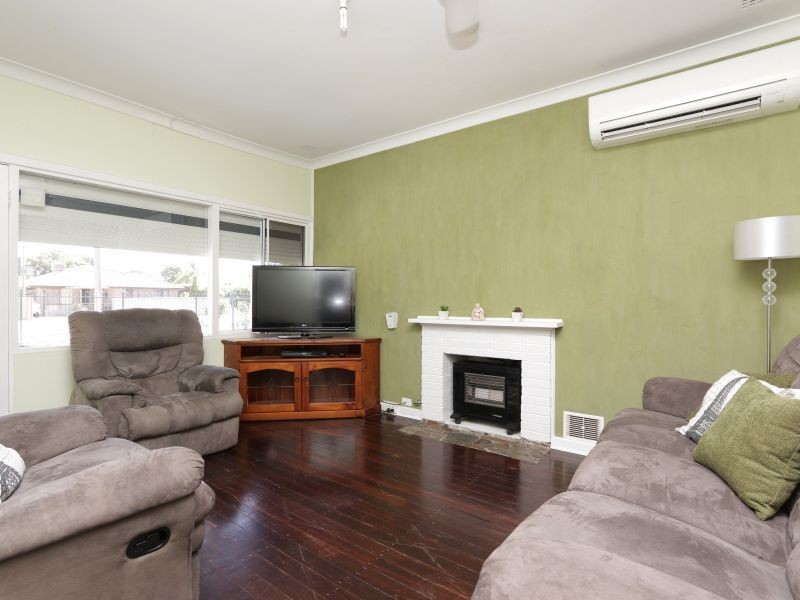 52 Orpington Street, Cloverdale WA 6105