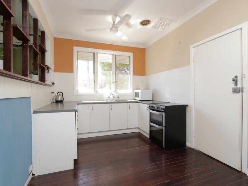 52 Orpington Street, Cloverdale WA 6105