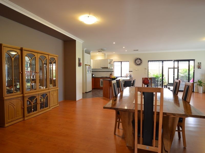 14 Dupont Way, Canning Vale WA 6155