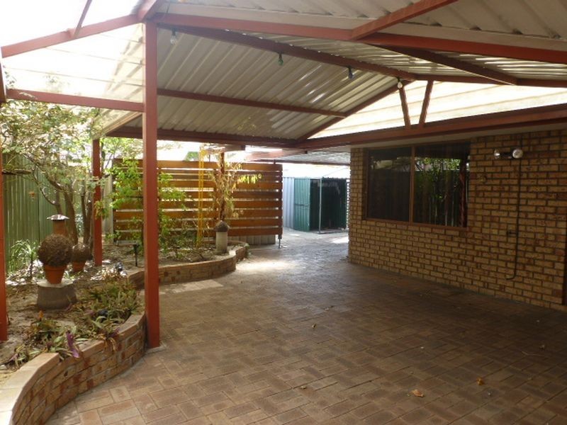 19 Pimelia Grove, Thornlie WA 6108