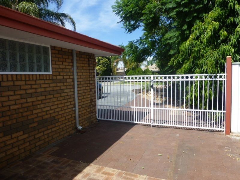 19 Pimelia Grove, Thornlie WA 6108