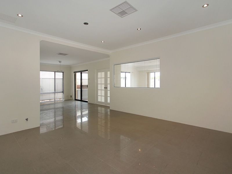 11 Millstream Drive, Southern River WA 6110