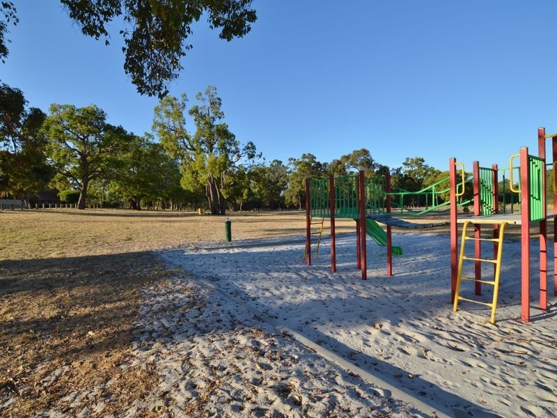 5 Dobell Street, Huntingdale WA 6110