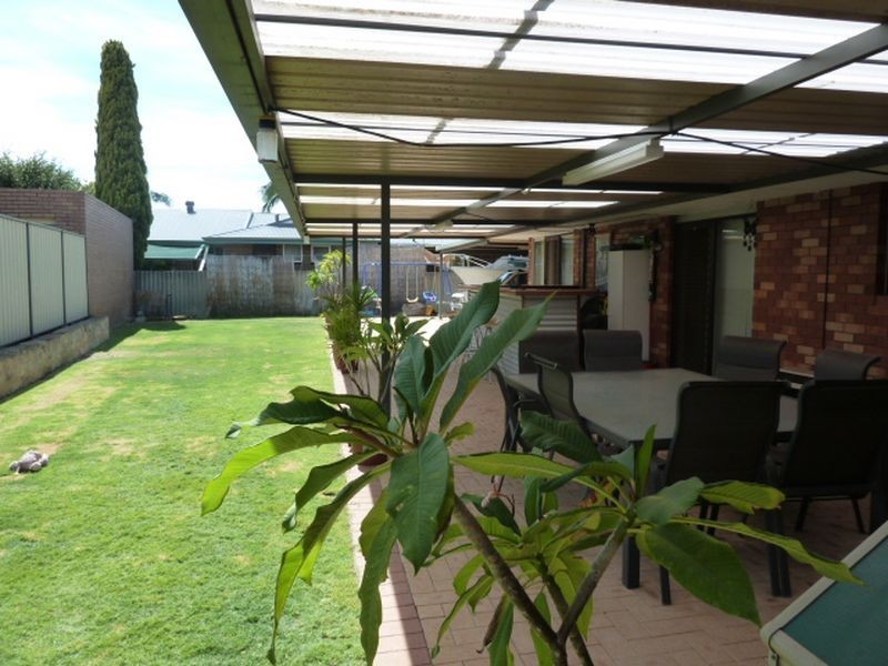 36 Hughenden Drive, Thornlie WA 6108