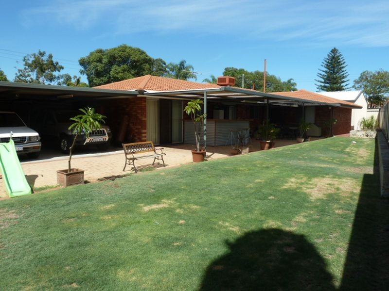 36 Hughenden Drive, Thornlie WA 6108