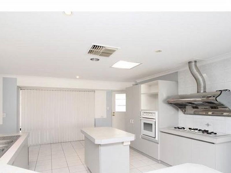 5 Expedition Drive, Thornlie WA 6108