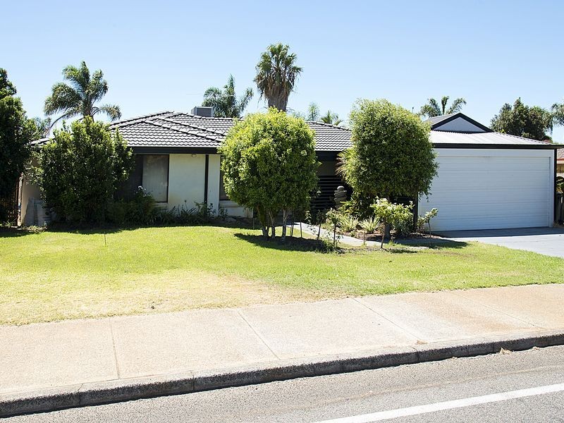 23 Forest Lakes Drive, Thornlie WA 6108