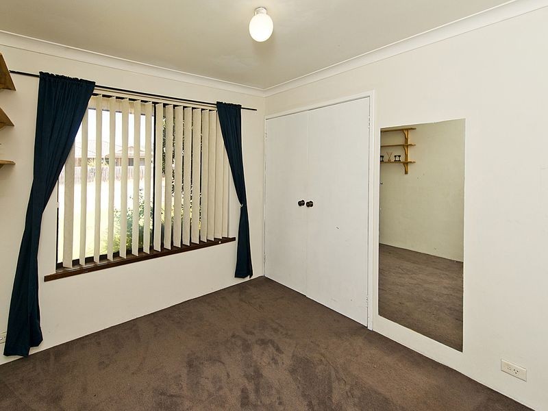 23 Forest Lakes Drive, Thornlie WA 6108