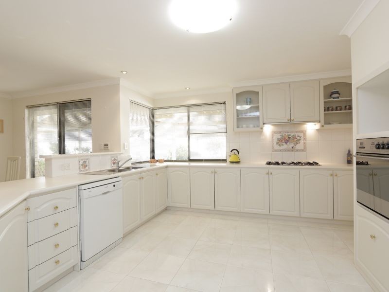 34 Ashridge Turn, Canning Vale WA 6155