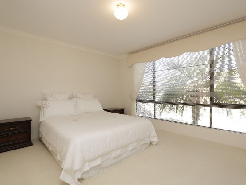 34 Ashridge Turn, Canning Vale WA 6155