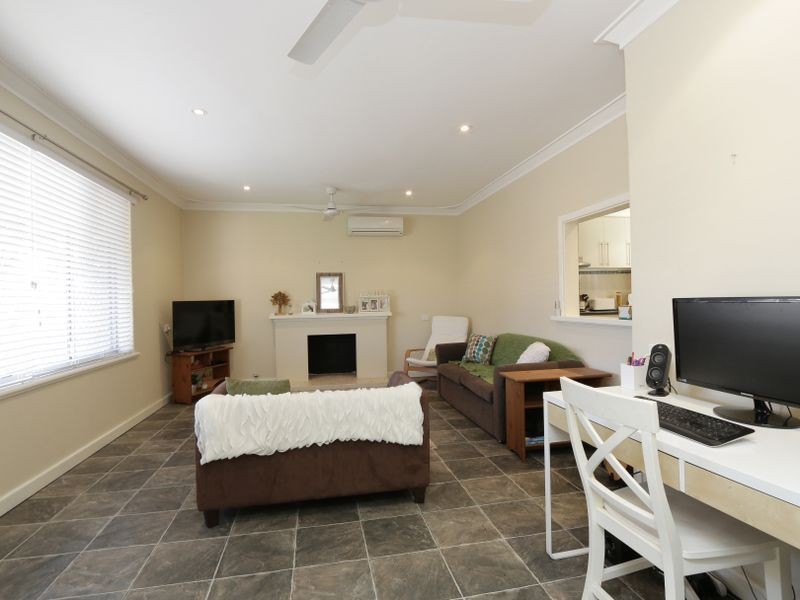 82A Berehaven Avenue, Thornlie WA 6108