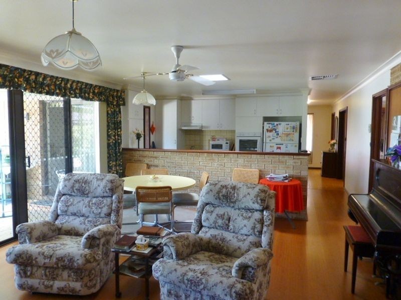 24 Jacqueline Drive, Thornlie WA 6108