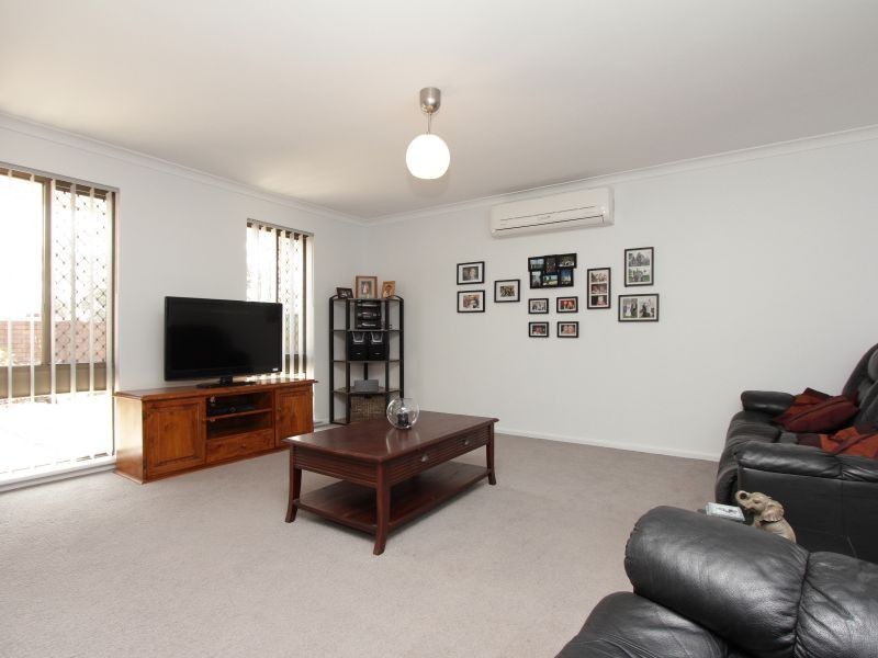 54 Lyrebird Way, Thornlie WA 6108