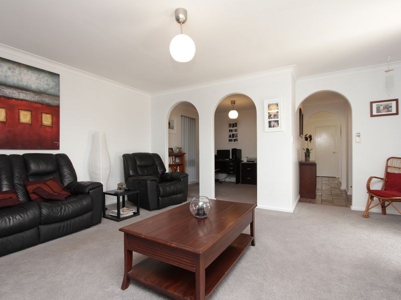 54 Lyrebird Way, Thornlie WA 6108