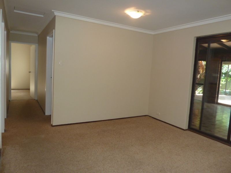 24 Rushbrook Way, Thornlie WA 6108