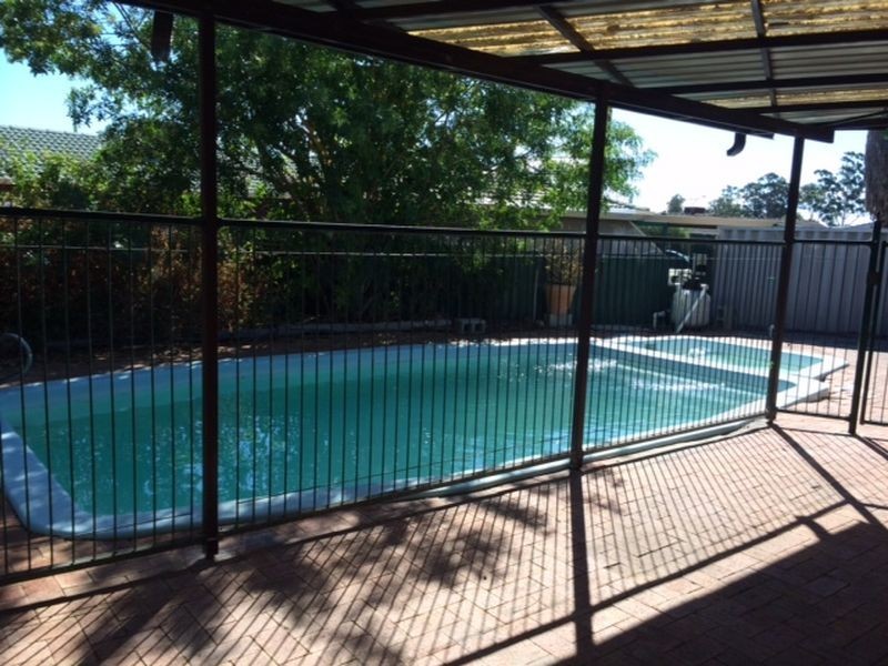 24 Rushbrook Way, Thornlie WA 6108