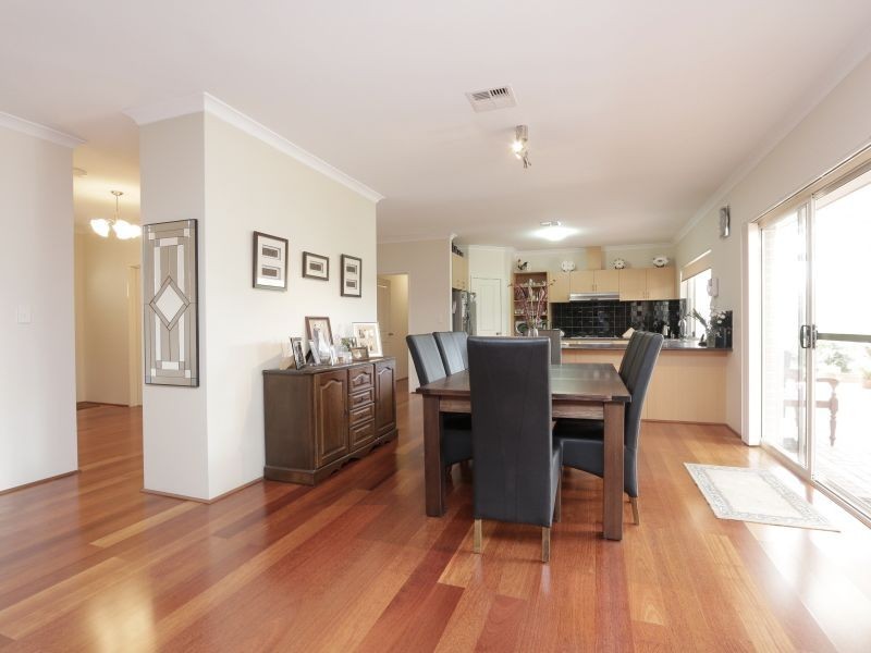 16 Arania Place, Bedfordale WA 6112