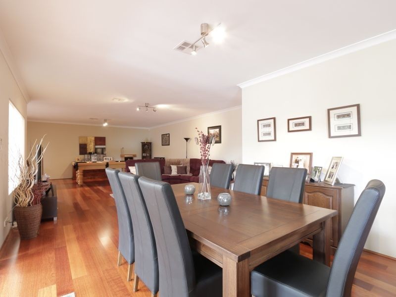 16 Arania Place, Bedfordale WA 6112