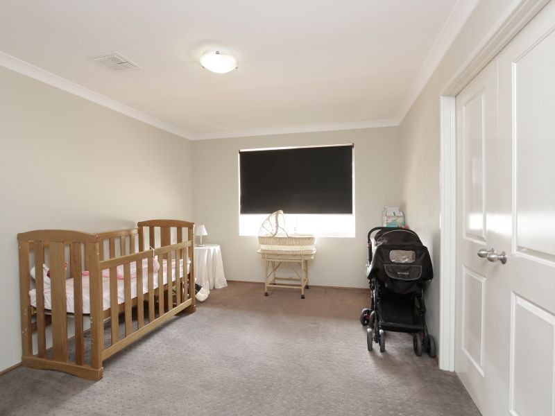 16 Arania Place, Bedfordale WA 6112