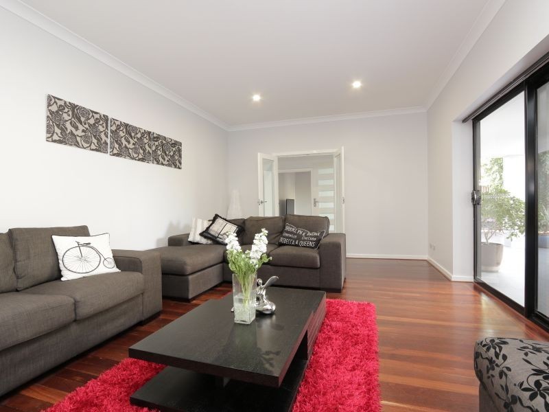 37 Walpole Street, St James WA 6102