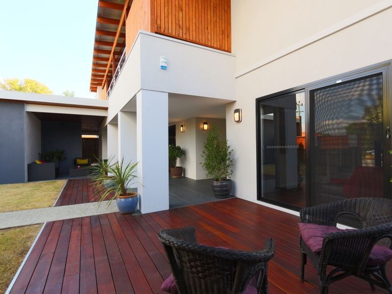 37 Walpole Street, St James WA 6102