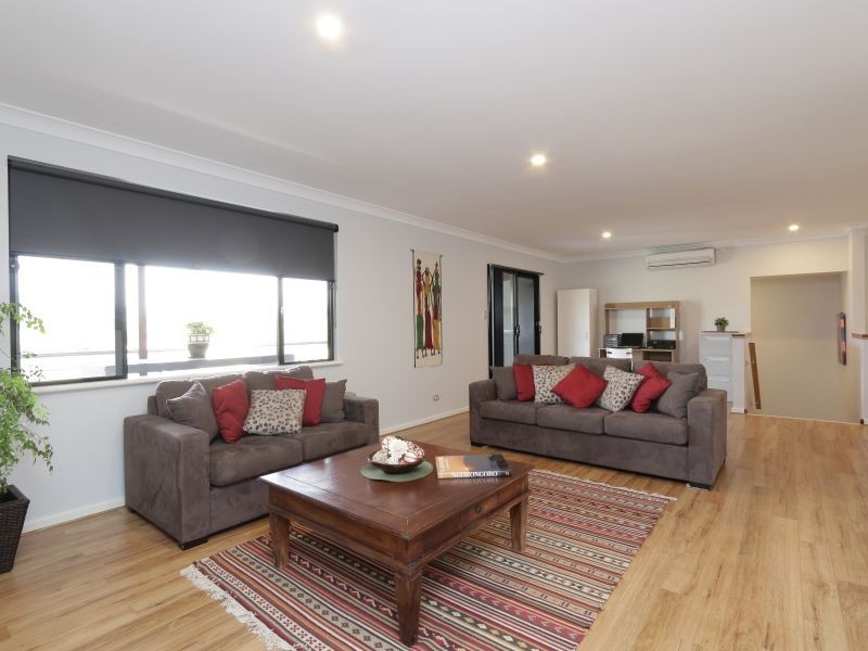 37 Walpole Street, St James WA 6102