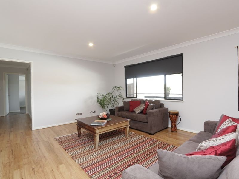 37 Walpole Street, St James WA 6102