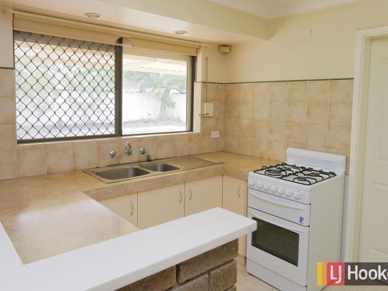 3 Regal Drive, Thornlie WA 6108