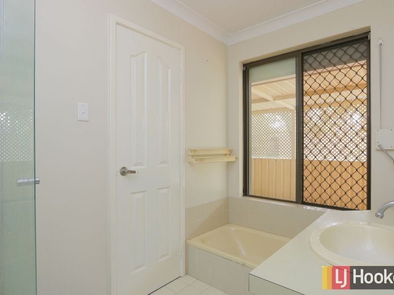 3 Regal Drive, Thornlie WA 6108