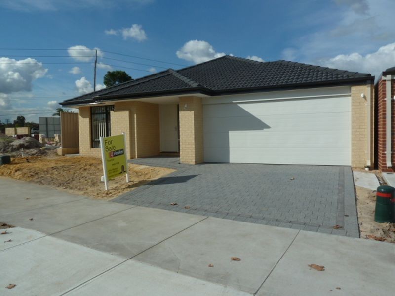 107 Towncentre Drive, Thornlie WA 6108