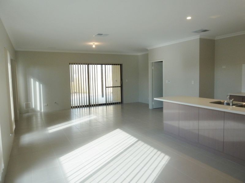 107 Towncentre Drive, Thornlie WA 6108