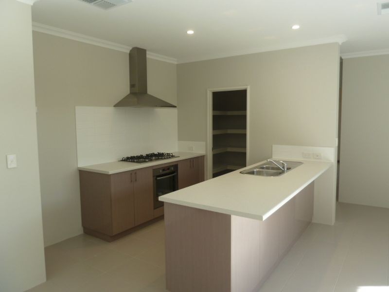 107 Towncentre Drive, Thornlie WA 6108