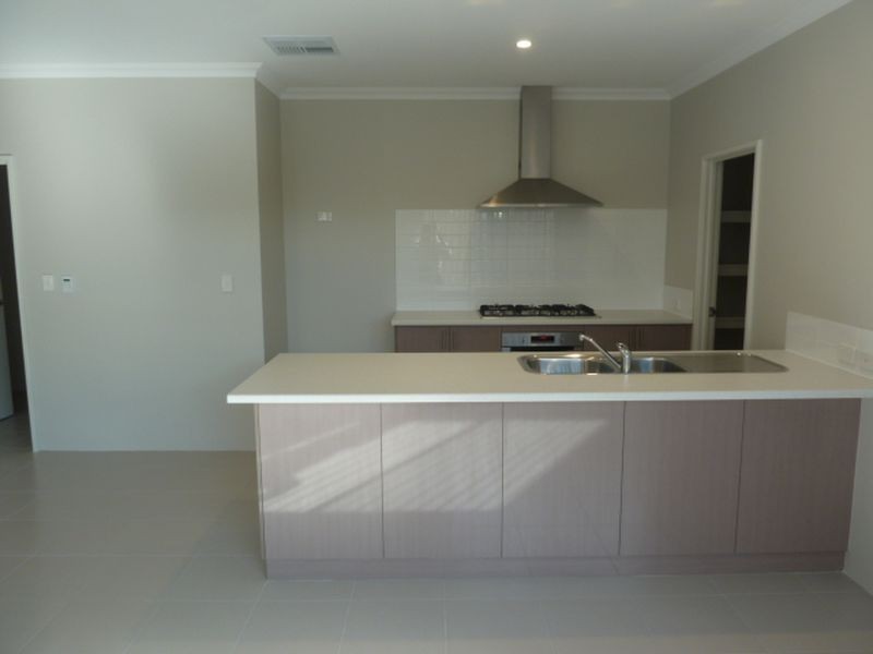 107 Towncentre Drive, Thornlie WA 6108