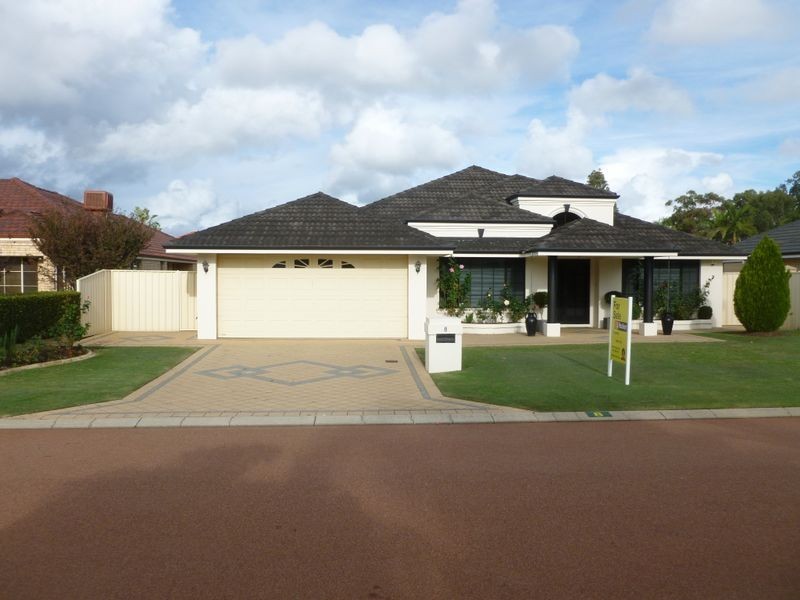 8 Luton Court, Canning Vale WA 6155