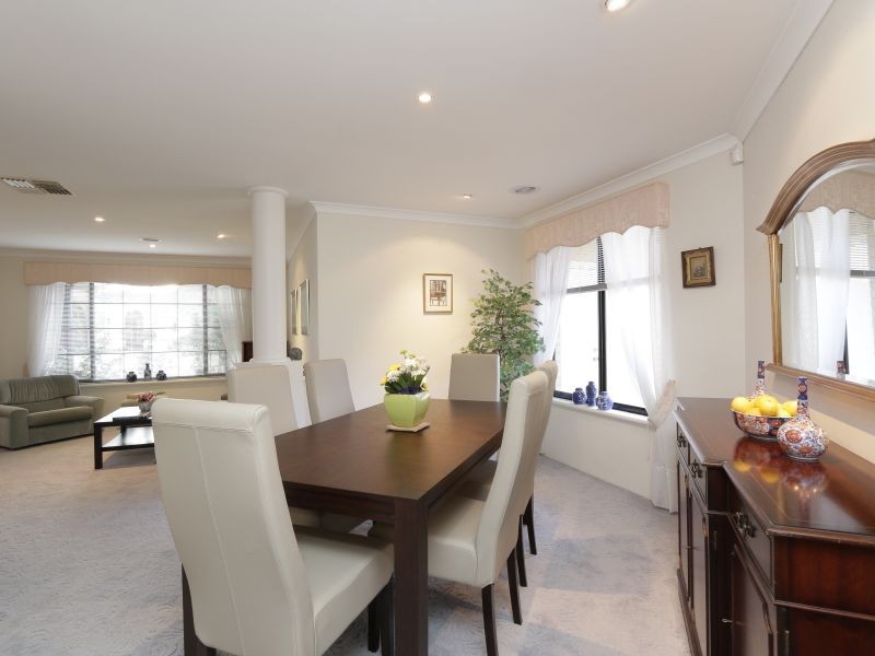 8 Luton Court, Canning Vale WA 6155