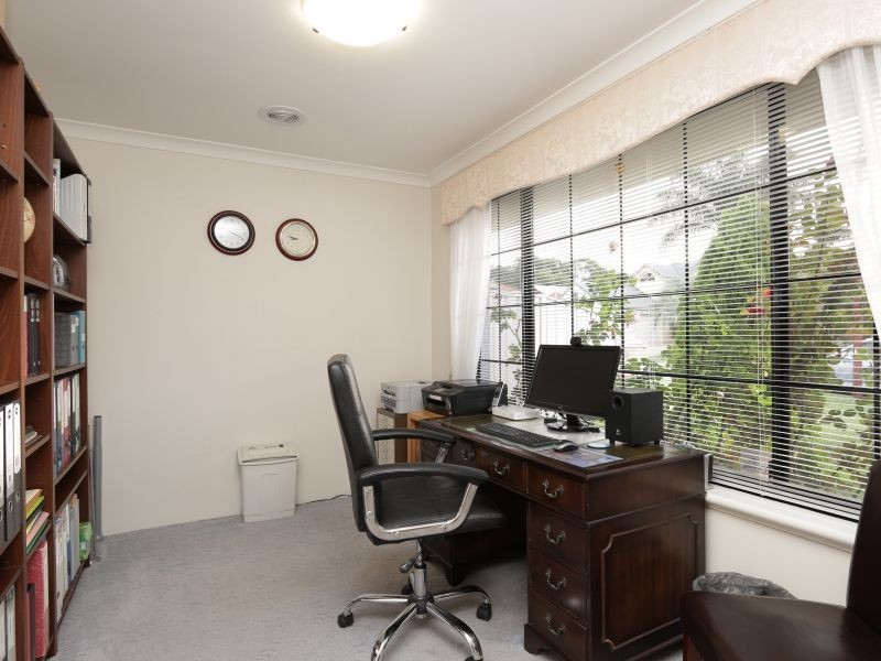 8 Luton Court, Canning Vale WA 6155