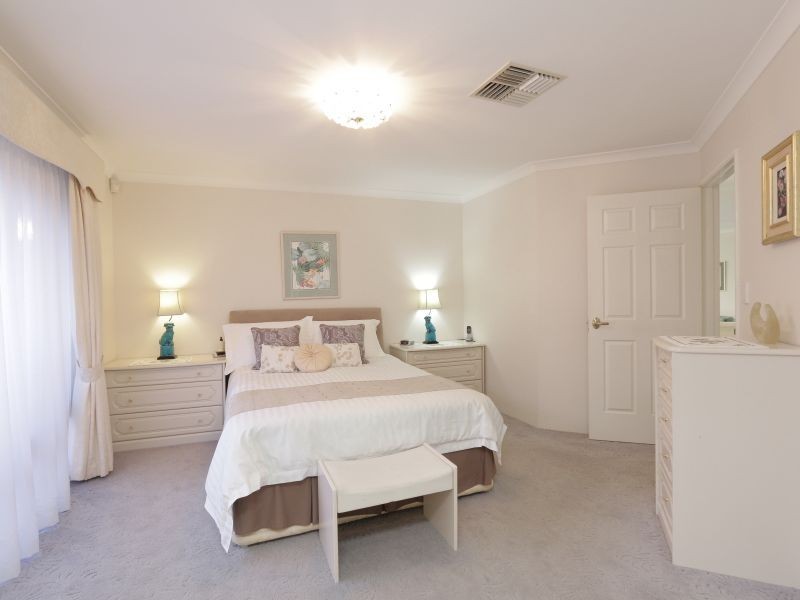 8 Luton Court, Canning Vale WA 6155