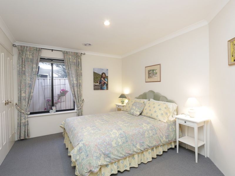 8 Luton Court, Canning Vale WA 6155